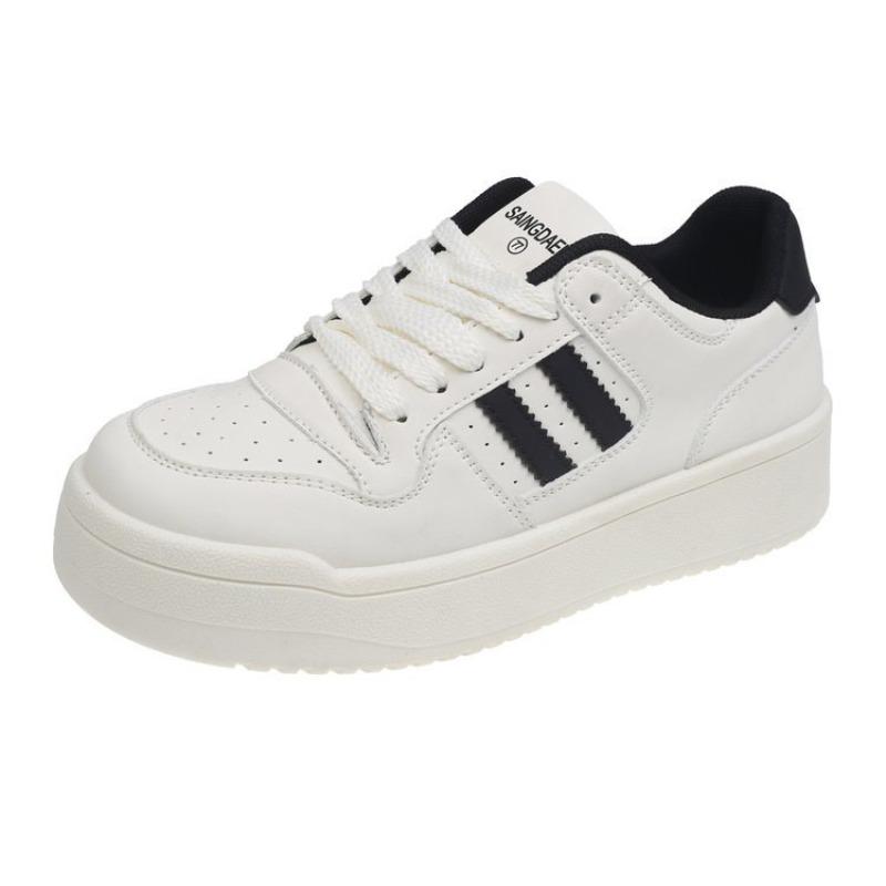 

Platform white shoes women s autumn new retro versatile, lightweight and breathable niche sports and leisure board shoes 40
