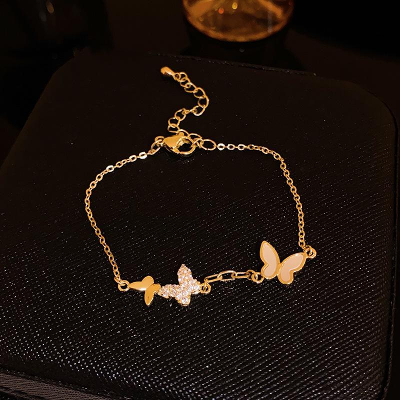 Gold-Plated Zircon Mother-of-Pearl Floral Bracelet: Elegant Luxury Design Jewelry