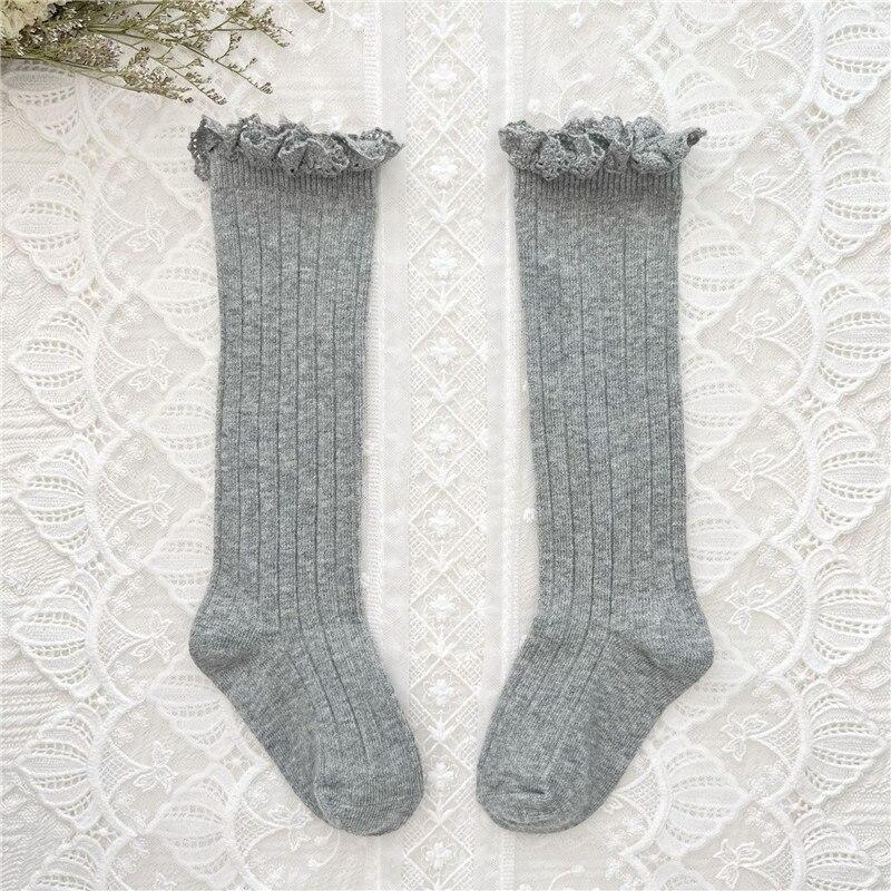 

Girls Knee High Socks Baby Kids Toddlers Ruffle Long Soft Cotton Sock Lace Flower Children School Socks 1-3Years(M) світло-сірого кольору