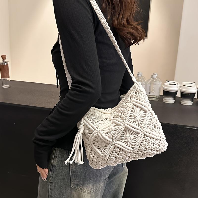 A Stylish One-Shoulder Bag for Women, Featuring a Unique Woven Pattern And Tassel Design,Retro Handmade Woven Crossbody Bag