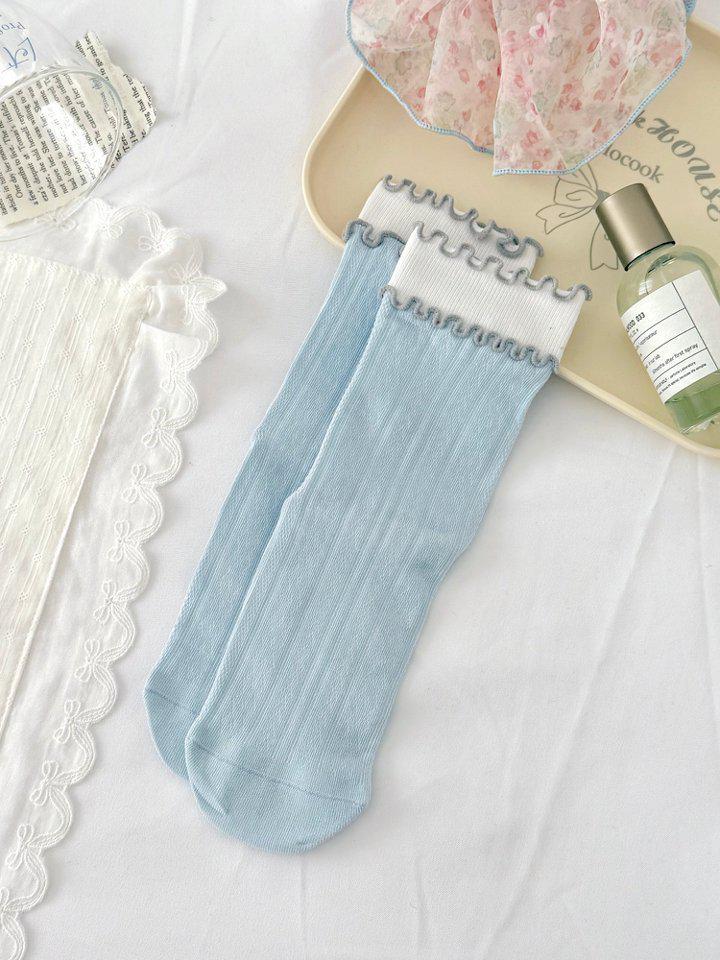 Ballet-Inspired Mesh Ruffle Lace Socks for Girls, Slimming Color-Block Mid-Calf Slouch Socks, Perfect with Leather Shoes