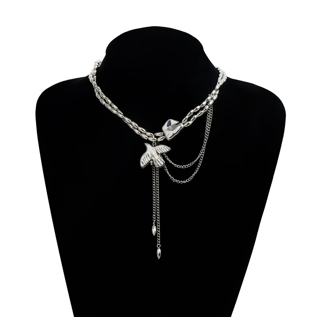 Pigeon Pendant Necklace for Women Oval Beaded Collarbone Chain Vintage Jewelry Gift