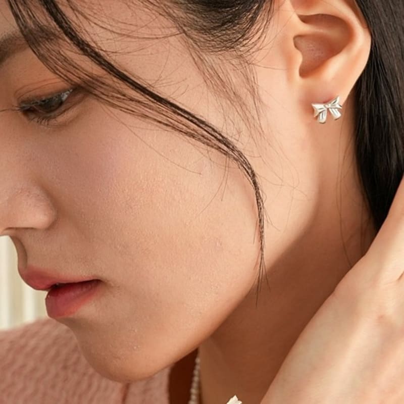 BELLOOGGI Heart ribbon earring