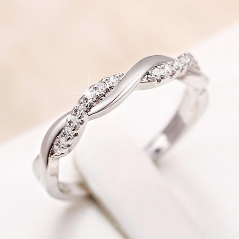 Fancy Women's Finger Ring Twist Band with Sparkling Cubic Zirconia Hot Wedding Engagement Rings Fashion Versatile Jewelry