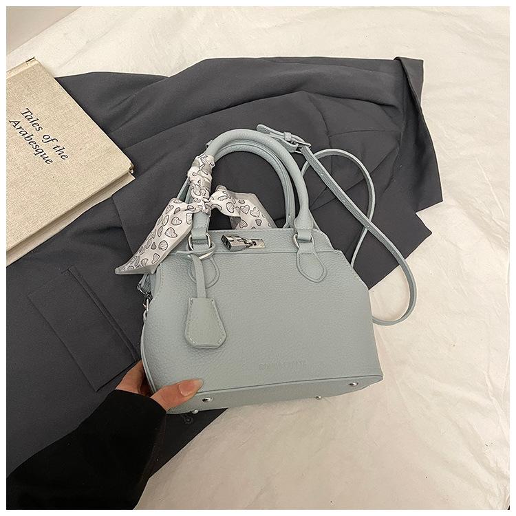 Summer popular small bag women's new fashion versatile messenger bag portable commuter bucket bag