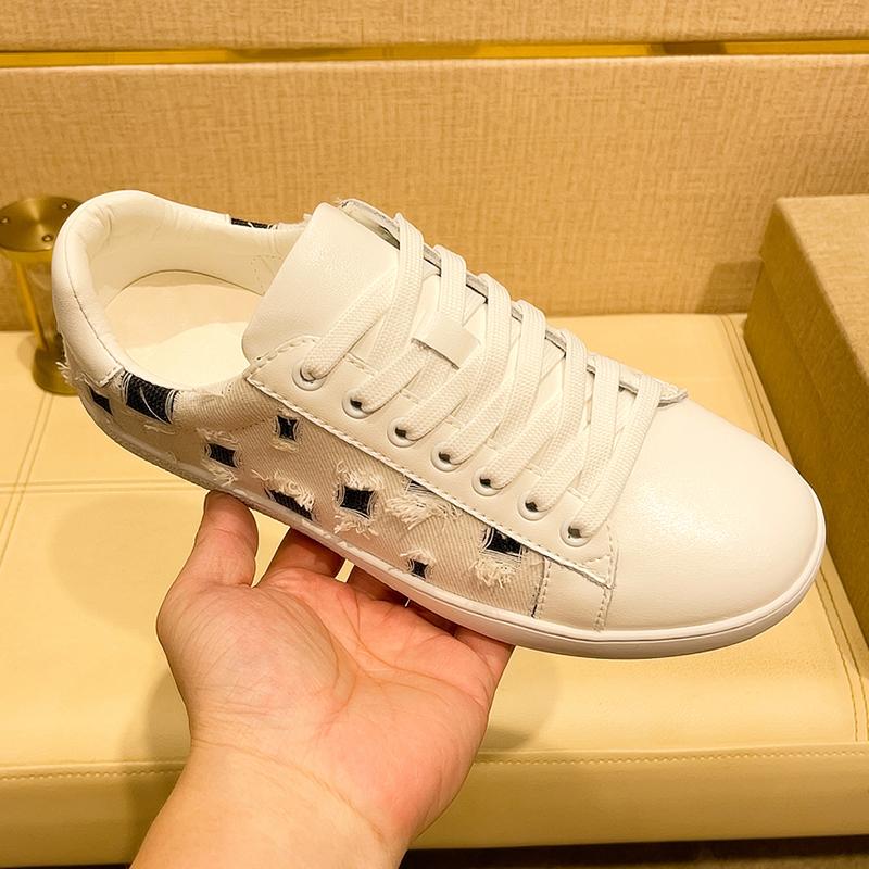 Fashion Spring Autumn Male Skateboard Footwear New Arrival Men's Leather Sneakers Fashion Trendy Running Sports Shoes Comfy Casual Shoes