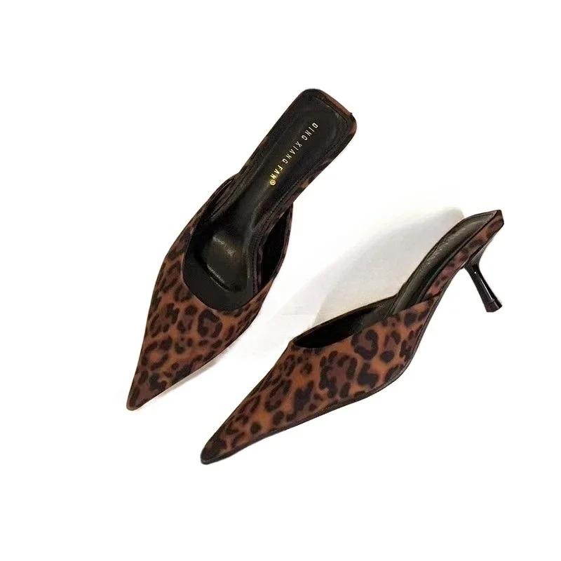 Fashion 2025 Hot Sale Closed Toe Women's Slippers Fashion Leopard Print Dress Slippers Women New Best Seller Heels Women Sandals