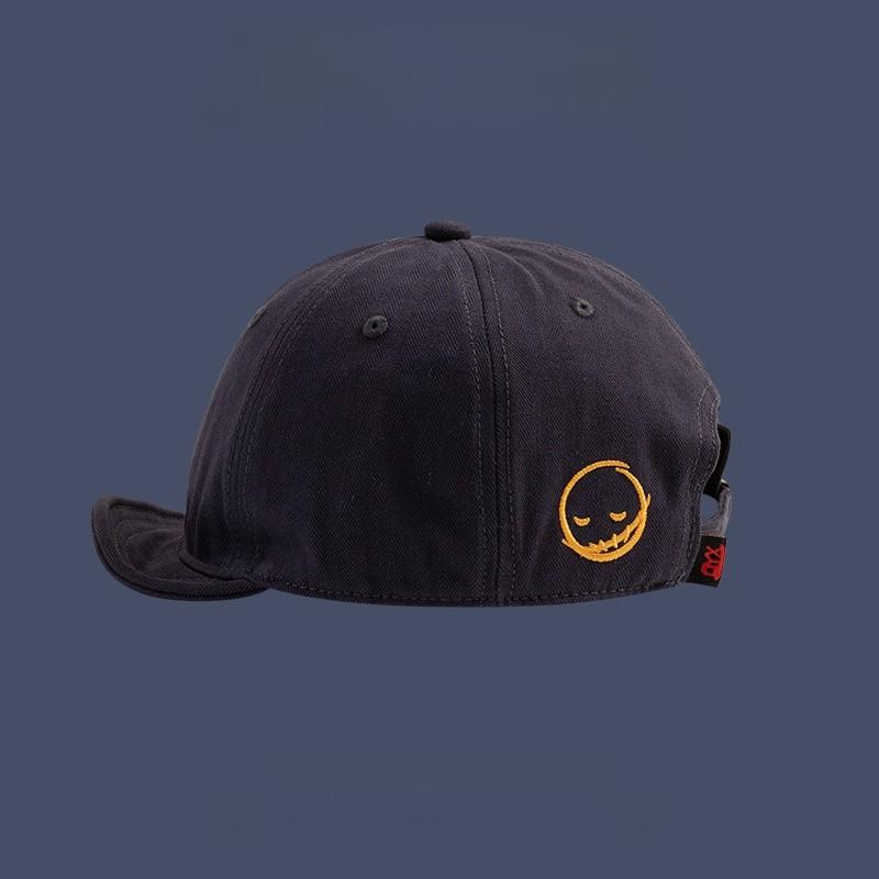 Short Brim Side Smile Baseball Cap With Adjustable Cotton Material For Casual Summer Wear