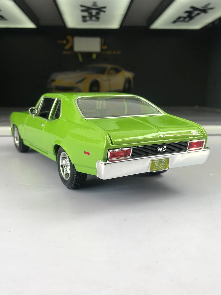 Maisto 1:24 simulated zinc alloy 1970 Chevrolet Nova SS model car, static ornament, metal collectible gift car