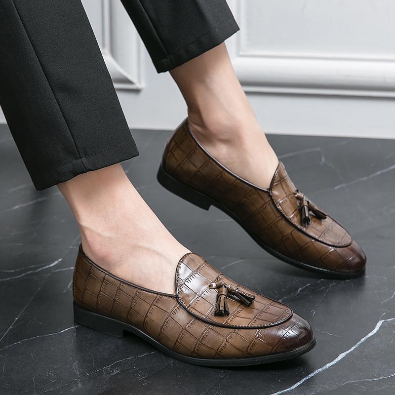 Fashion Leather Shoes Casual Business Shoes for Men Dress Tenis De Hombre Moccasins Mokasin Tenis Caballero Designer sneakers