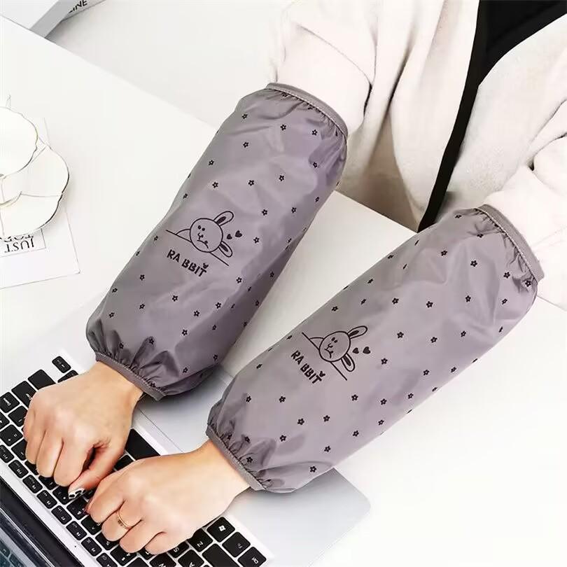 Women's Waterproof Long Kitchen Sleeves - Anti-Stain Housework Oversleeves for Autumn/Winter