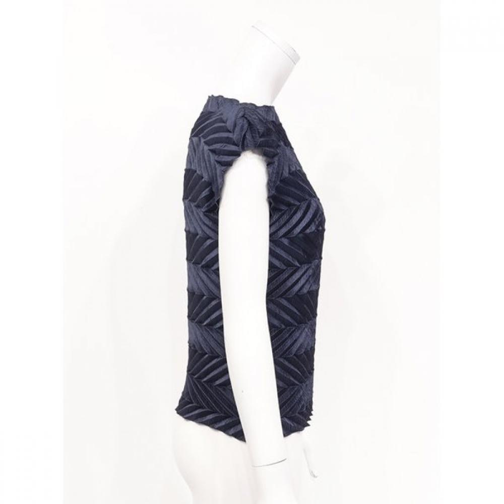 Specchio Boat Neck Sleeveless Tee Zigzag Pleated 441 158