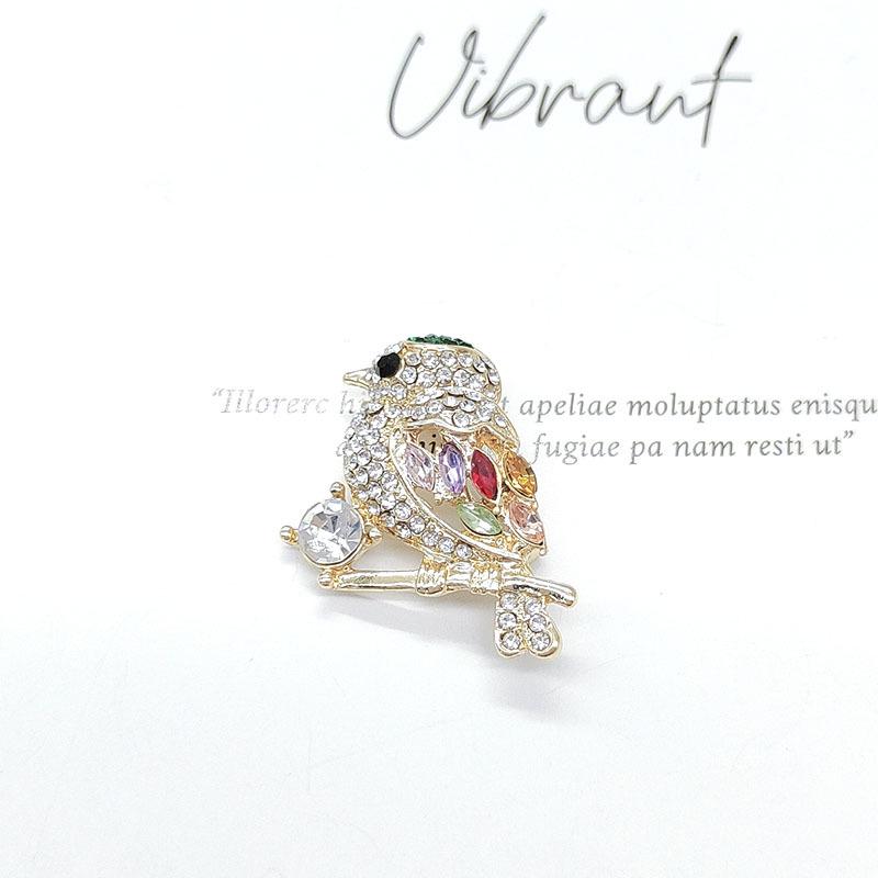 Elegancka broszka z perłowym kwiatem: Luksusowa damska przypinka i klips do biżuterii do akcesoriów odzieżowych