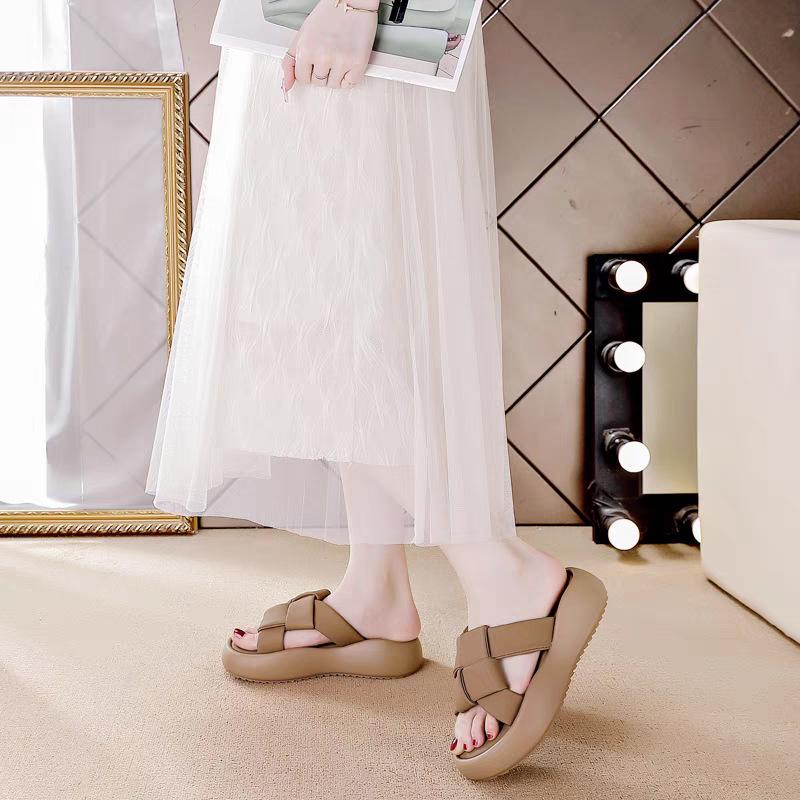 Hausschuhe Damen 2025 neue Mode vielseitig lässig weiche Sohle Temperament dicke Sohle erhöhend rutschfest bequem Sandalen Damen