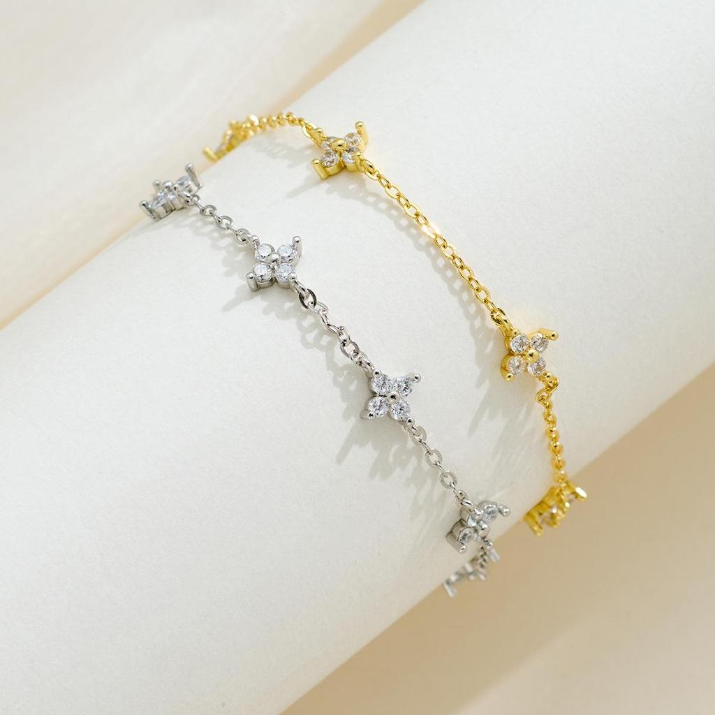 2025 Versatile Four-Leaf Clover Bracelet for Women - Japanese & Korean Style, Niche Design, Light Luxury, High-End Cold Aesthetic