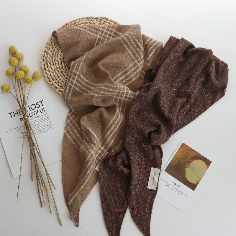 Temperamentní pletená kostkovaná trojúhelníková šála Šála s prémiovým vzhledem Dámská teplá šátek na hlavu Multifunkční ležérní malá šála