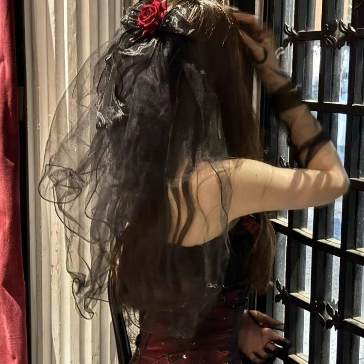 

Готическая фата невесты-беглянки - Хэллоуинский головной убор темной принцессы с бантом - Викторианский жуткий аксессуар Red Rose Veil