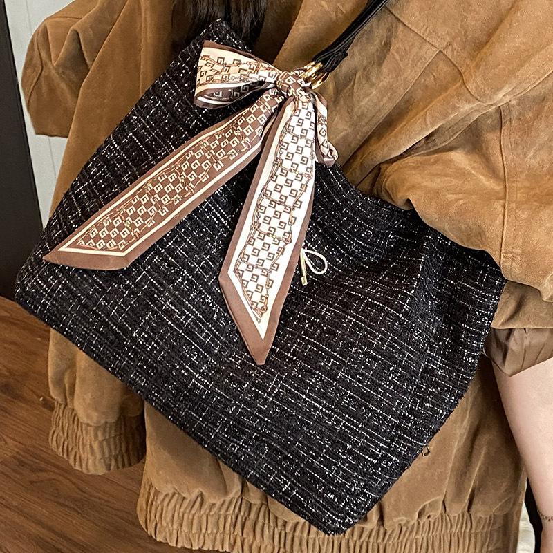 Casual Commuting Tote Bag, Fashionable and Stylish Checkered Single-shoulder Bag, College Student Class Bag