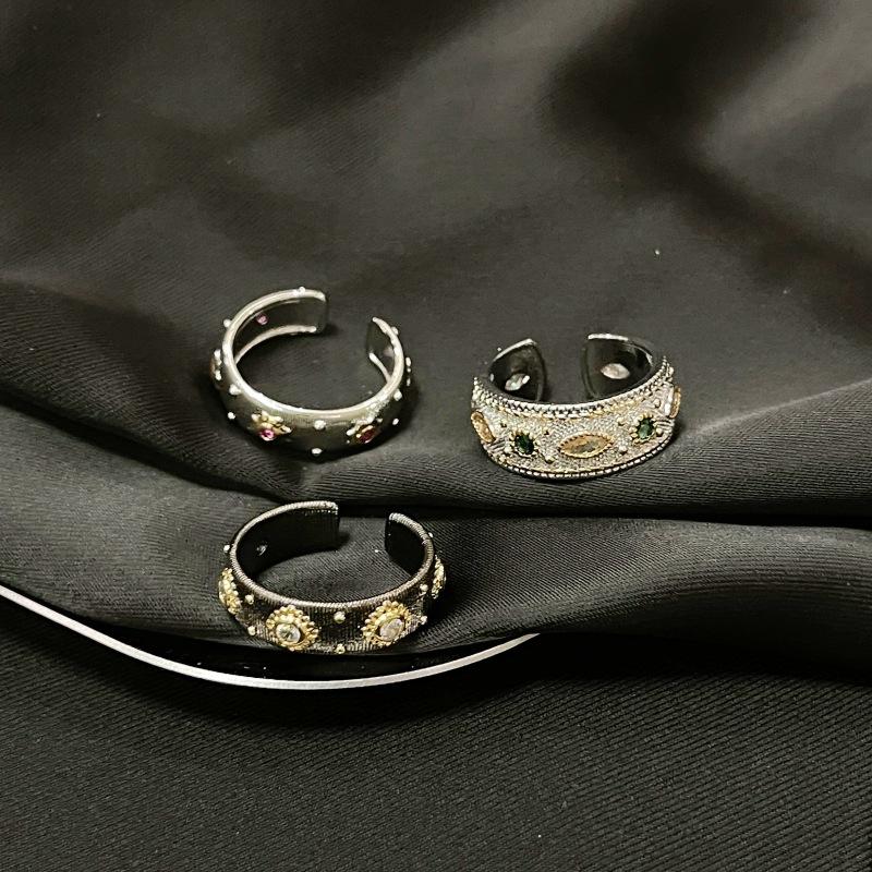 Nischen Design Spitze Gebürstete Webart Graviert Gold Schwarz Gold Galvanisiert Zweifarbig Gold Offener Ring Damen Mittelalter Persönlichkeitsring