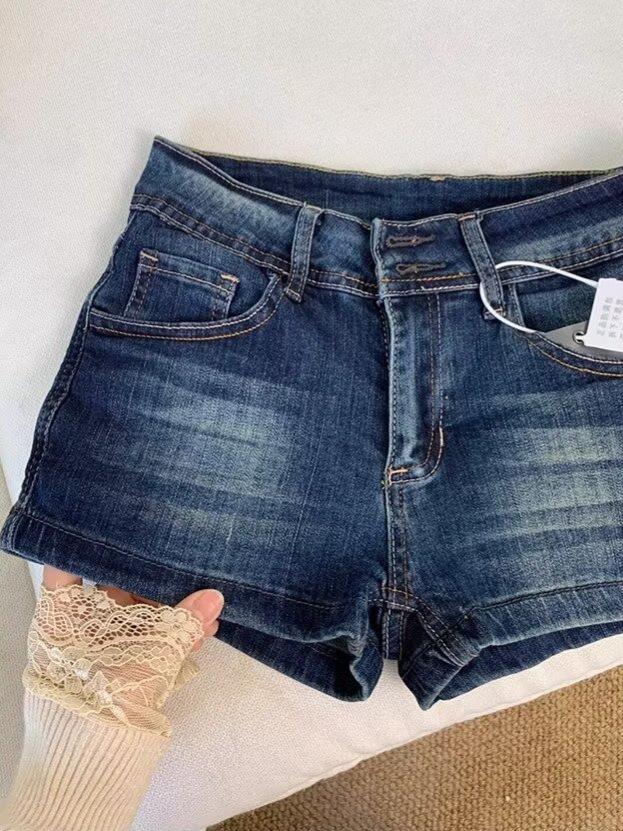 Spicy Girl Retro Washed Denim Shorts: Women's 2025 Summer Sexy Slimming Hip-Hugging Hot Pants Trend.