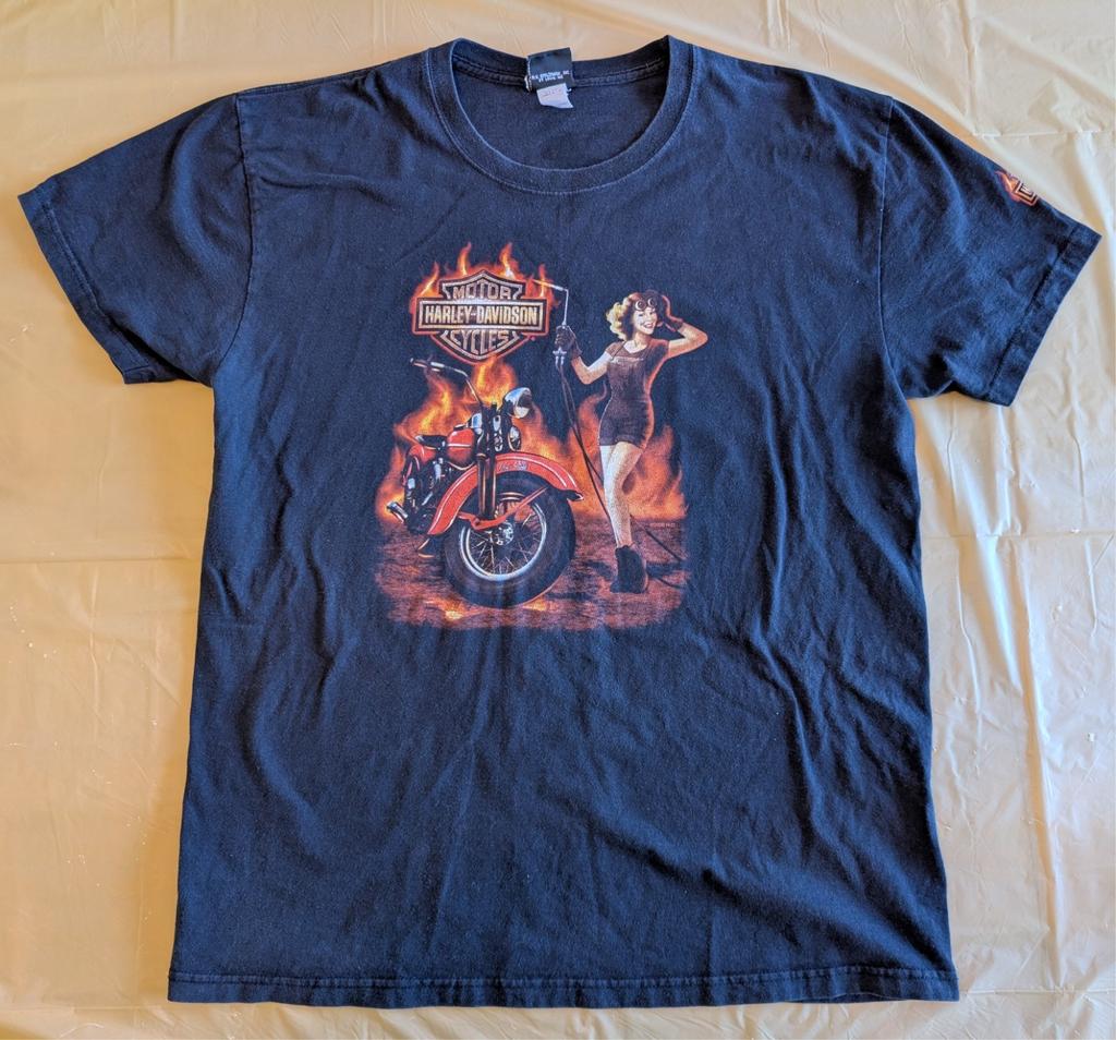 Harley Davidson 2008 Pinup Girl Schweißer Flammen Juneau Ave Herren XL Unisex T-Shirt