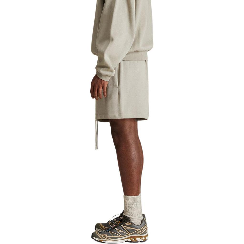 Fear of God Essentials Nyon Relaxed Shorts Seal Herren Unterteile Grau 160SP244125F