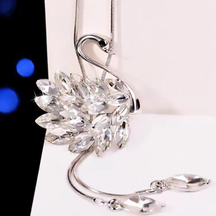 Elegant Swan Crystal Pendant Necklace for Women - Versatile & Fashionable Accessory белый