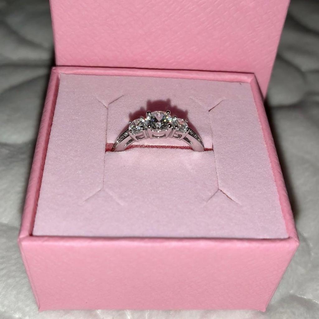 Used Swarovski stilla attract ring round cut with box