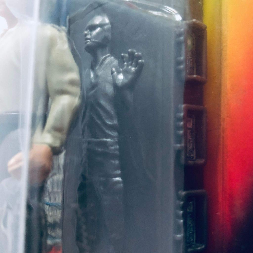 Star Wars Power of the Force Han Solo Carbonite (Carbonite Block Included) Imported