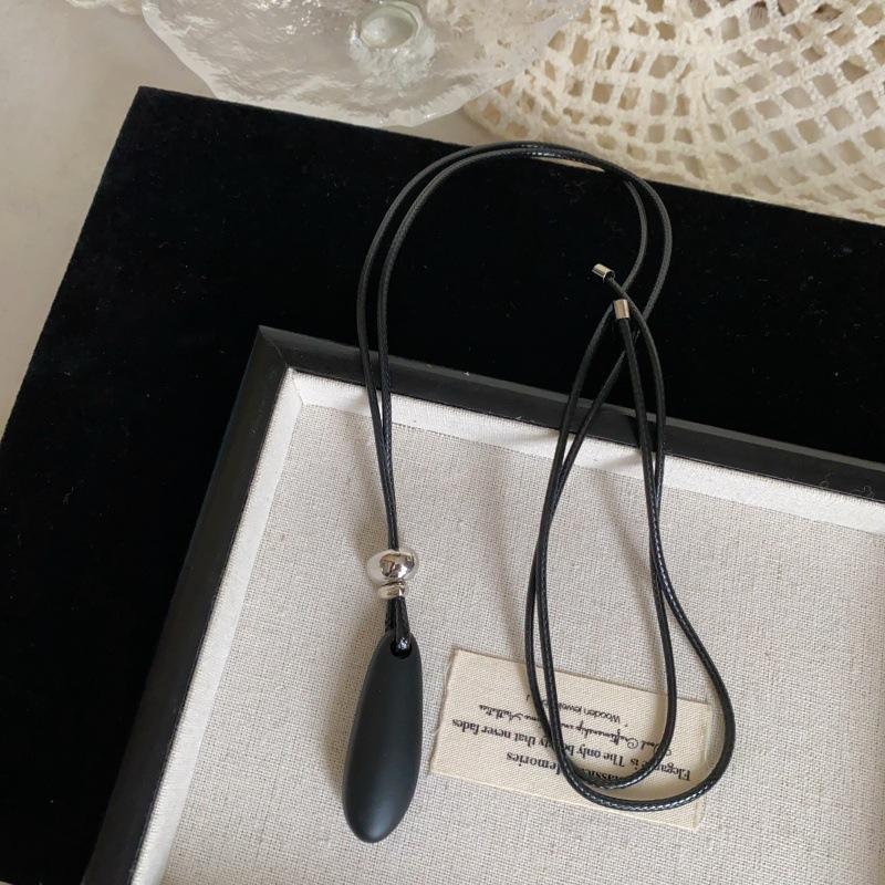 New Metal Long Water Drop Pendant Necklace for Women Girls Long Sweater Leather Rope Chain Fashion Jewelry Gifts