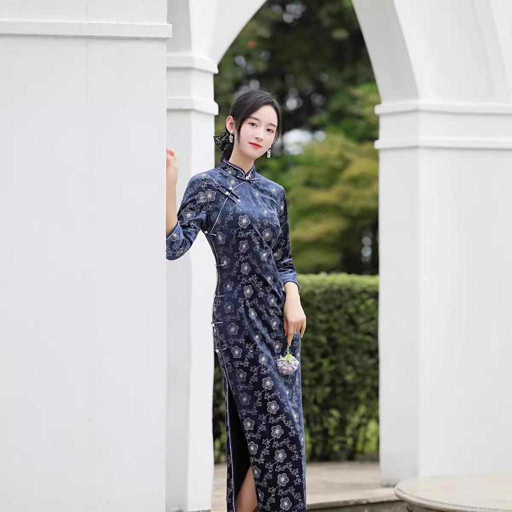 Long cheongsam 1011 spring new fashionable and elegant 8-point sleeve double-layer plain velvet embroidered improved cheongsam