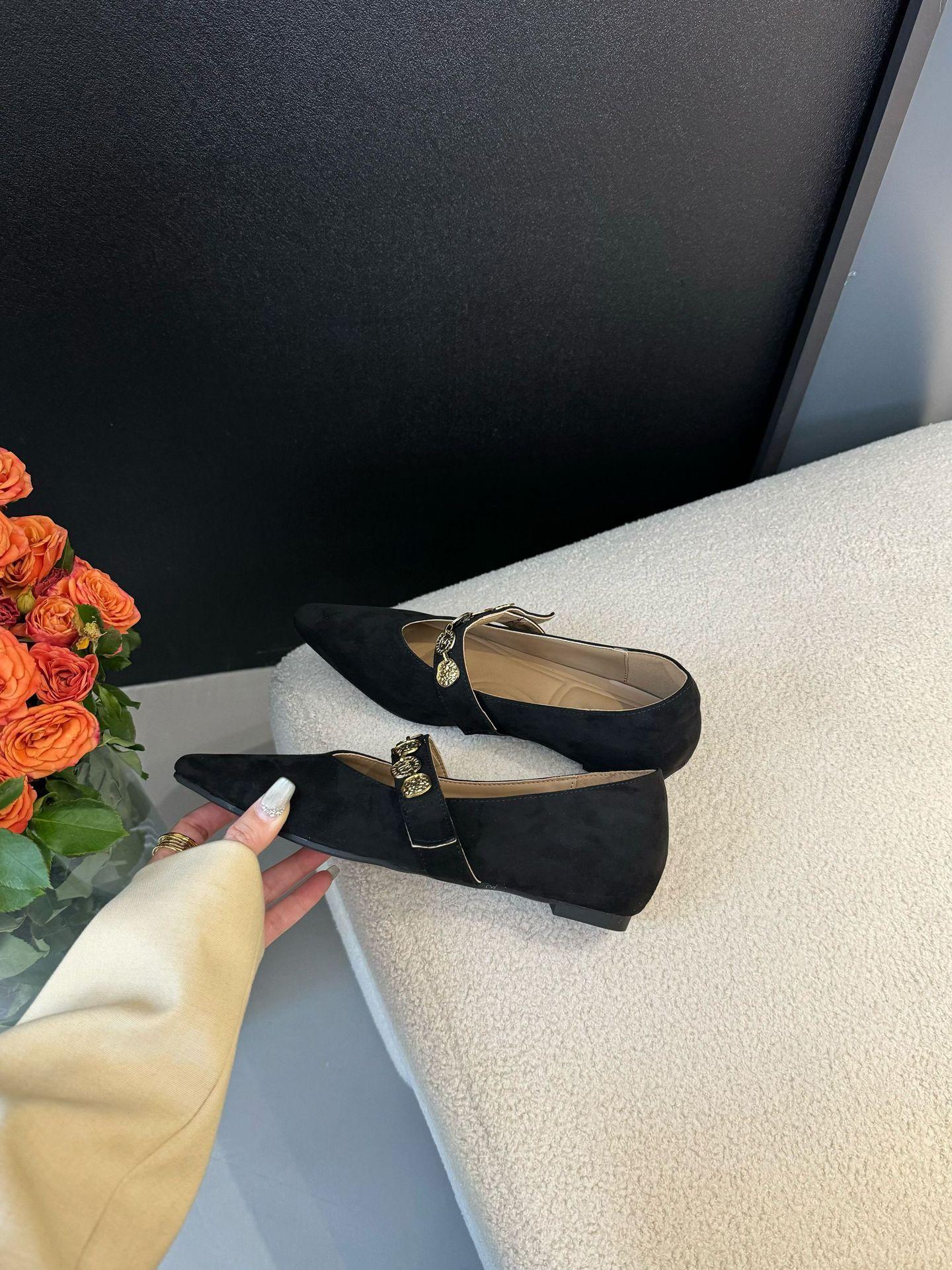 

Inner heightening single shoes women s fashion versatile little fairy 2025 new Internet celebrity retro casual pointed Mary Jane women s shoes 40 чёрный