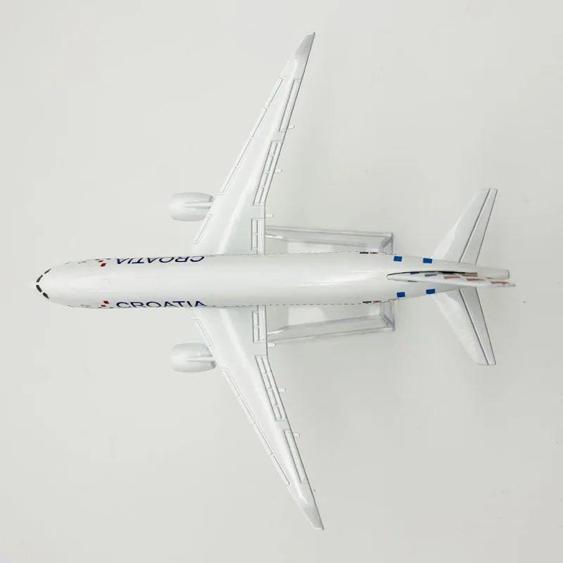 16cm Metal Scale Aircraft Croatia Airways A220 Aviation Plane Alloy Replica Model with Base Airplane Collection Gift Display