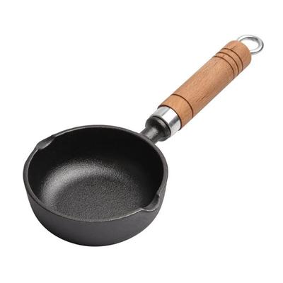 Sartén portátil esencial de hierro fundido de 13 cm, ideal para cocinar en cocinas de inducción o de gas.