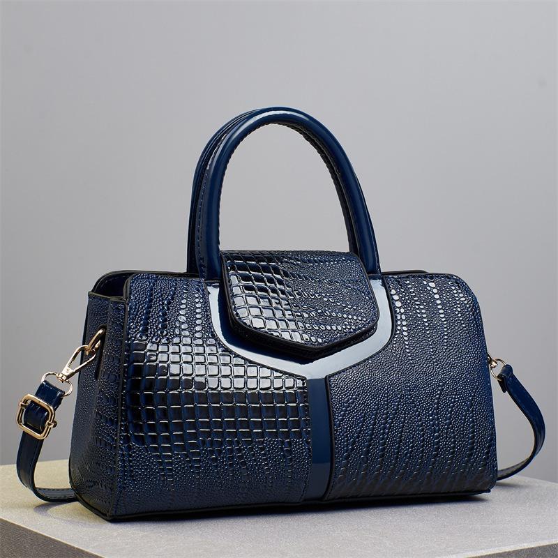 Fashionable Ladies Handbag PU Leather Polyester Lining Zipper Closure Shoulder Bag Essential for Commuting Day Crossbody Bags