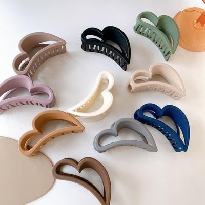 Korean Crab Hair Clip Women Love Pattern Hair Clip Colorful Solid Color Hollow Out Plastic Hair Claw Girls Hair Accessories New
