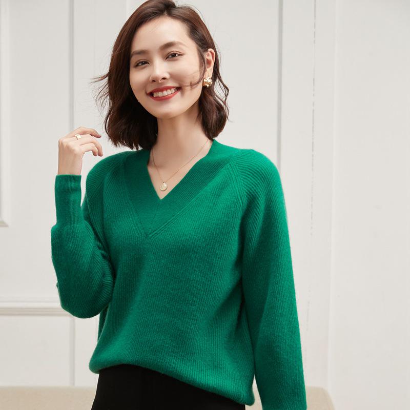 Ribbed V-Neck Cashmere Sweater - 2026 Autumn/Winter Women's Loose Plus Size Pullover