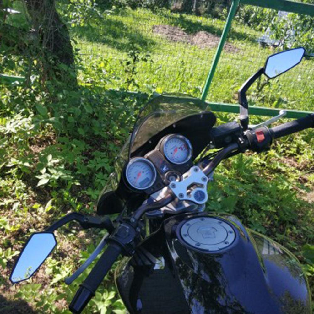 Motocyklová zpětná zrcátka univerzální pár s karbonovým vzhledem, pouzdrem na řídítka, boční zrcátko černé pro motocykl, skútr