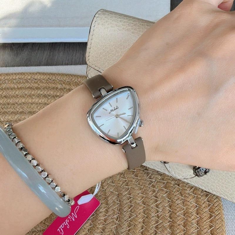 Copper Shell Niche Design Sense Irregular Triangular Women'S Watch Simple Fashion Quartz Watch