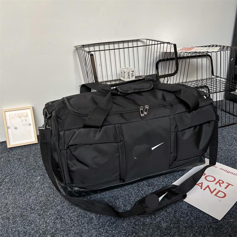Trendy Large-Capacity Sports Duffel Bag for Fitness or Business Trips