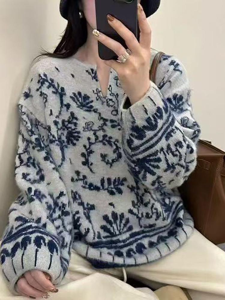 Autumn/Winter Blue & White Porcelain Jacquard Knitwear - Women's New Arrival, Hot Selling, Wearable as Inner or Outer Layer