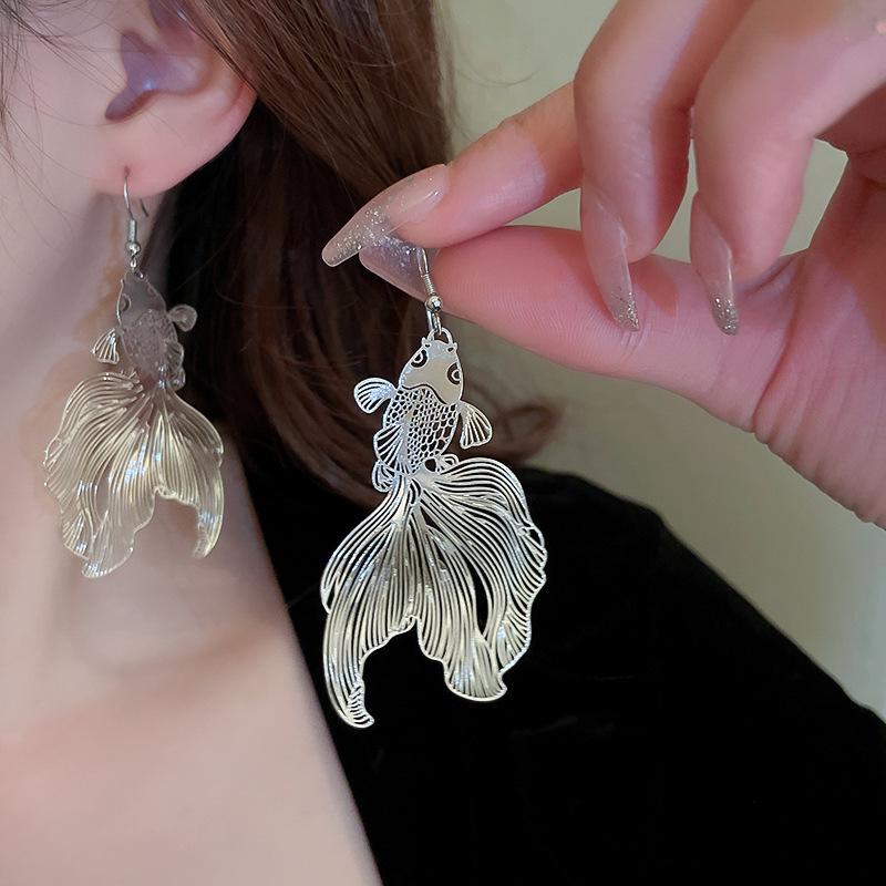 

Ethnic Chinese Good Luck Fish Earrings: Retro Koi Ear Hooks for New Year