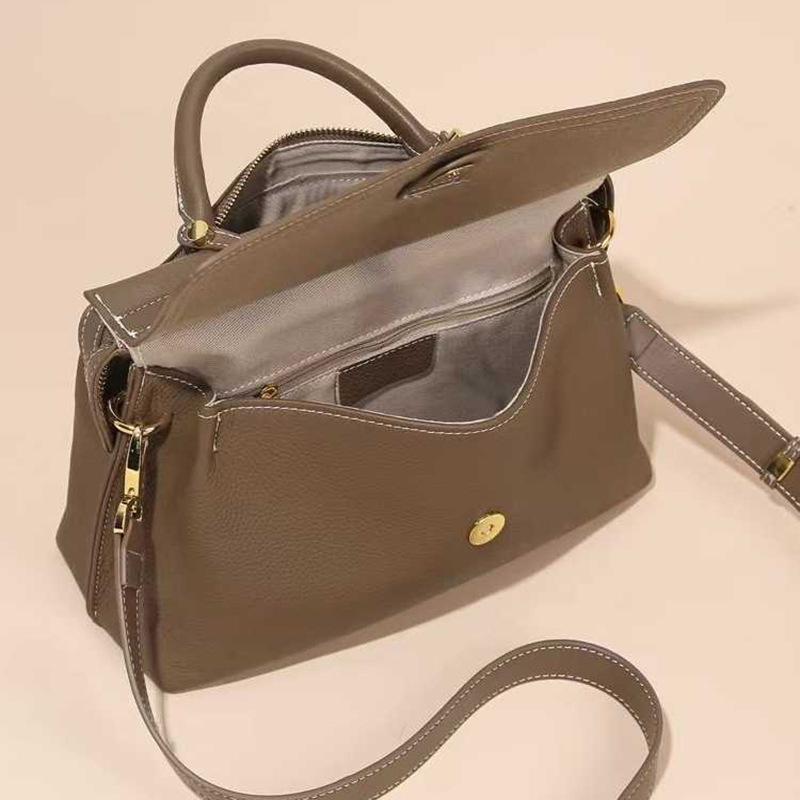 New Lightweight Luxury High-end Handbag with Women's Head Covering Layer Made of Cowhide, Fashionable Leather, Commuting Shoulder Bag, Crossbody Bag
