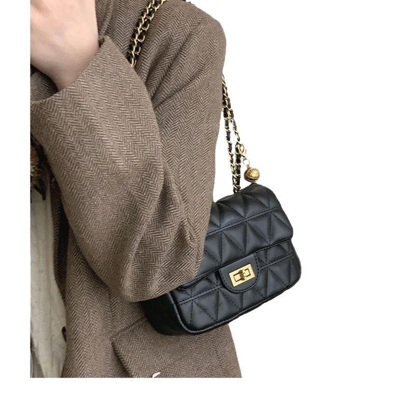 Versatile Trendy Ins Style Crossbody Bag for Women Fashionable Quilted Chain Niche High-end Single Shoulder Crossbody Small Square Bag
