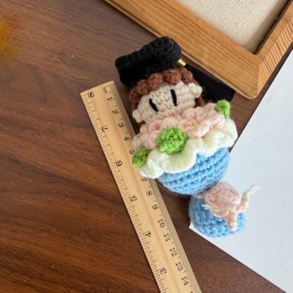 Funny Knitted Graduation Doll Cute Handheld Flower Doll Handmade Knitted Figures  Graduation Gift