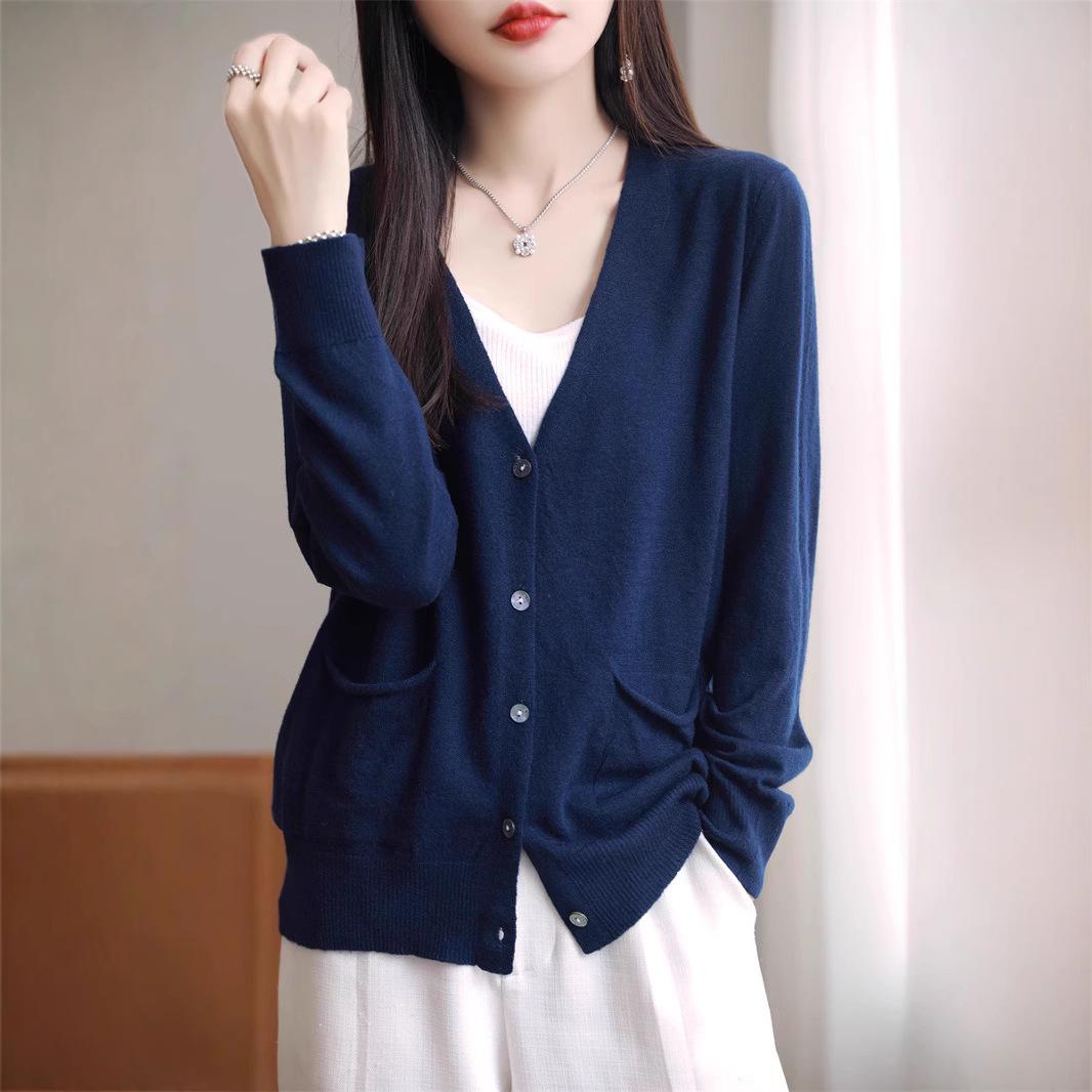 

Women s 100% Pure Wool V-Neck Cardigan: Loose, Thin Knit, Short Sweater for Early Spring 2025 L