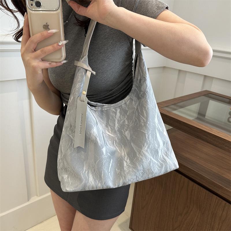 Bag women 2025 new trendy fashion shoulder bag large capacity tote bag temperament commuter messenger bucket big bag