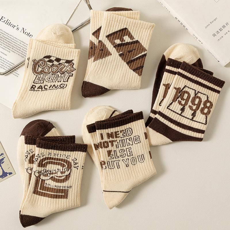 Female Spring and Autumn Retro Versatile Sports Basketball Anti Odor Student Mid Calf Socks