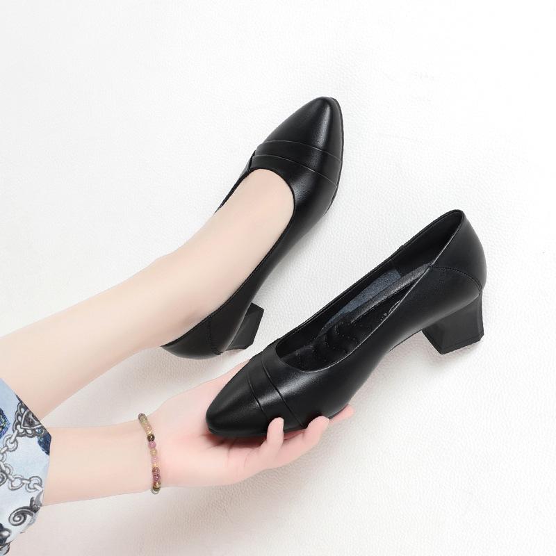Coarse heel single shoes women's new spring and autumn women's shoes middleaged women's mother shoes soft leather soft sole comfortable leather shoes