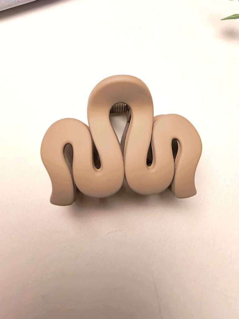 4cm Frosted Milk Coffee Hair Claw Clip for Women’s Updo – Small, Simple, Shark Design